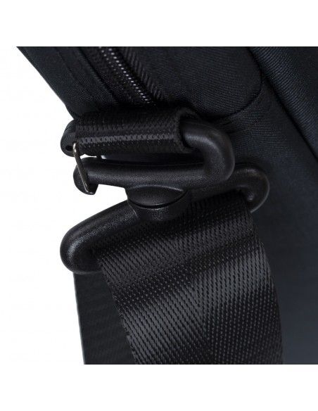 Rivacase Biscayne maletines para portátil 39,6 cm (15.6") Bandolera Negro
