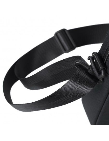 Rivacase Biscayne maletines para portátil 39,6 cm (15.6") Bandolera Negro