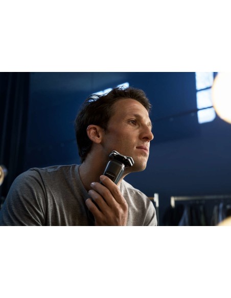 AFEITADORA PHILIPS SHAVER SERIES 8000 S8697 35