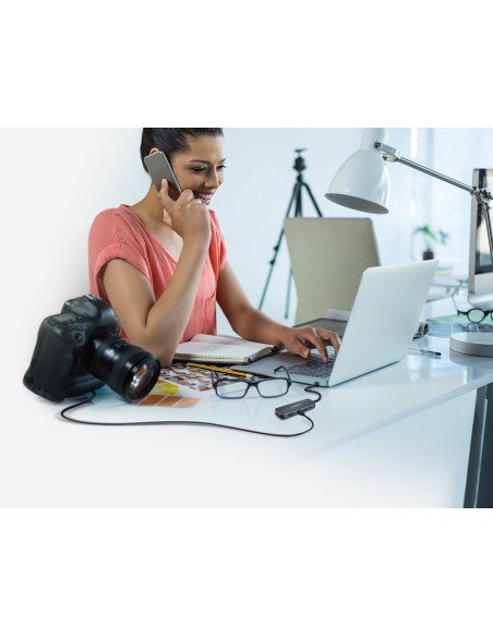 D-Link DUB-2325 5-in-1 USB-C Hub Card Reader