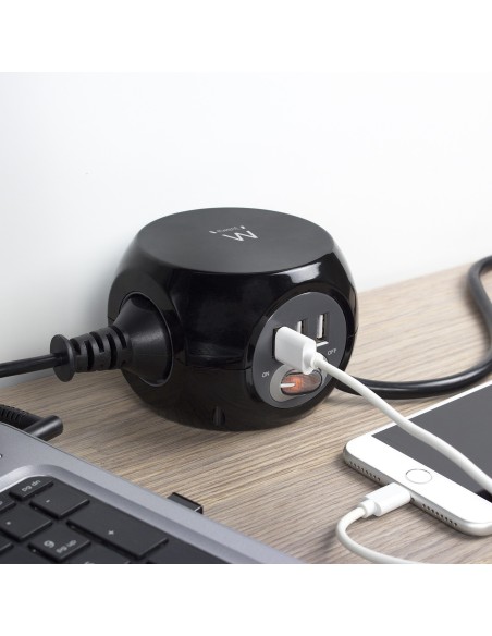 Ewent EW3938 adaptador e inversor de corriente Interior Negro