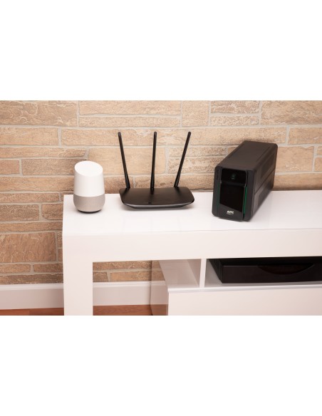 APC Easy UPS sistema de alimentación ininterrumpida (UPS) Línea interactiva 0,9 kVA 480 W 4 salidas AC