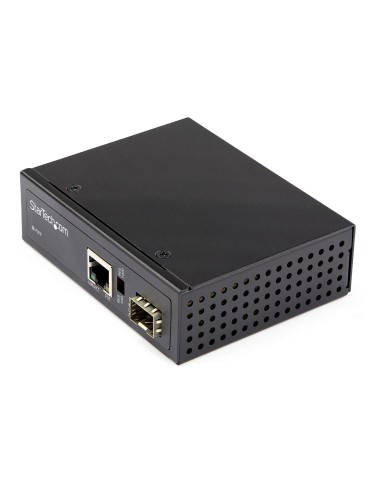 StarTech.com Conversor de Medios Ethernet Industrial PoE+ de Fibra a Ethernet de 60W - Convertidor SFP a RJ45 de Fibra IP30