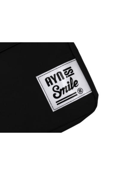 Smile Akira maletines para portátil 38,1 cm (15") Funda Negro